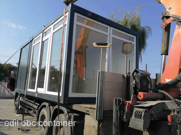 container pe camion